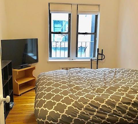 4th image of 227 W 16th St #3B