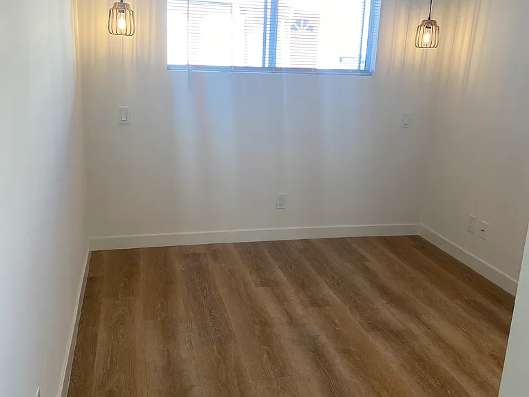 3937 Walgrove Ave #B — Photo 13