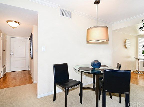 4th image of 5009 Woodman Ave APT 213