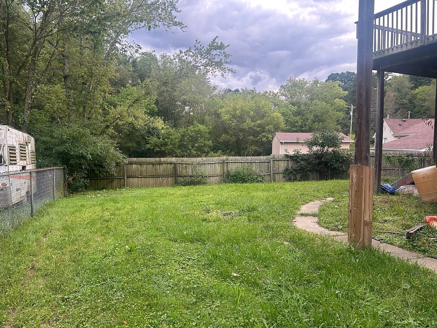 3 bed, 800 sqft, $1,200 — Photo 3