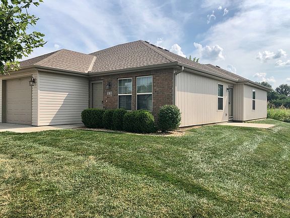 3rd image of 116 SE Rock Garden Ln