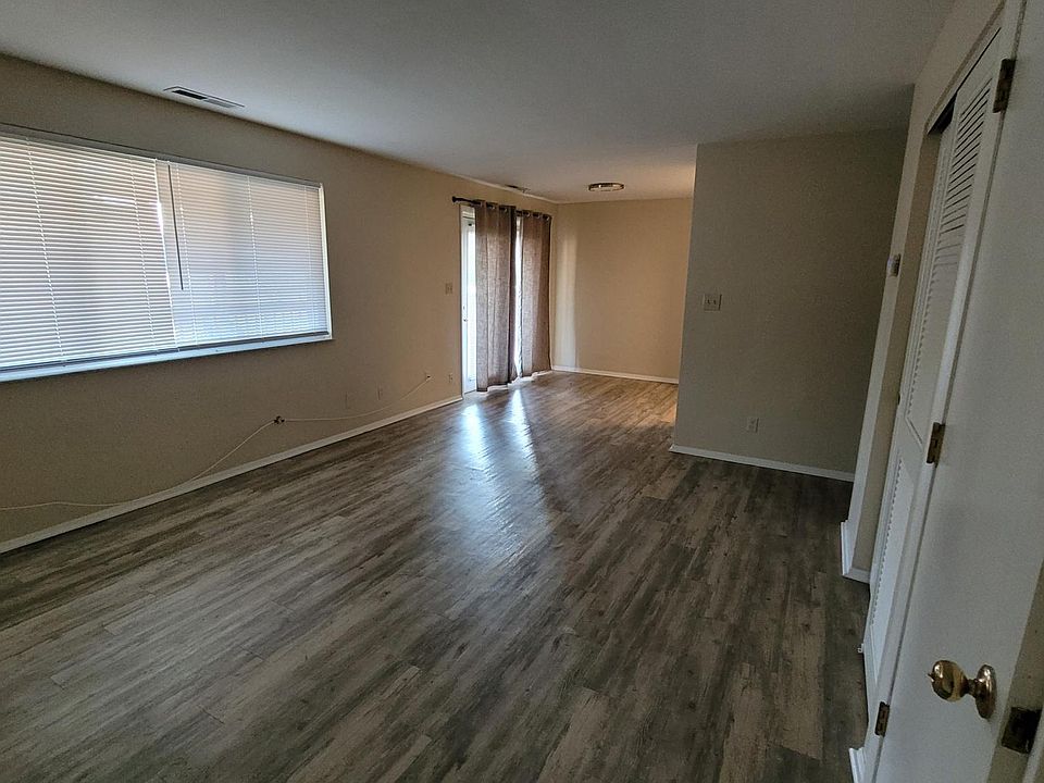 1st image of 1001 E Pearl St APT D