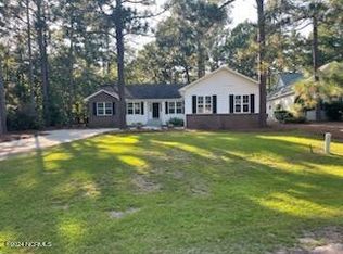 953 Blackeyed Susan Pl, Vass, NC 28394