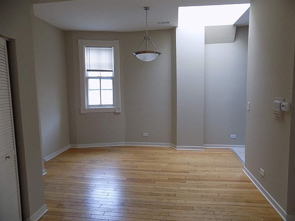 5th image of 2300-14 N Clark St #424-2W