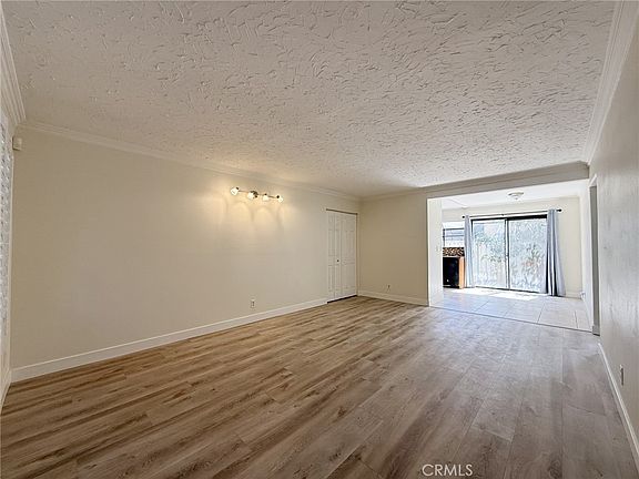 3rd image of 231 Springview