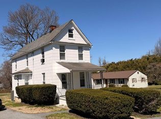 15 Wolf Ave, Reisterstown, MD 21136