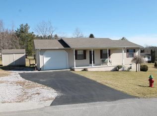 206 Town Loop, Crossville, TN 38555