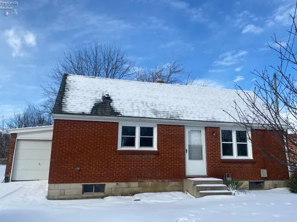 1056 N 5th St, Fremont, OH 43420