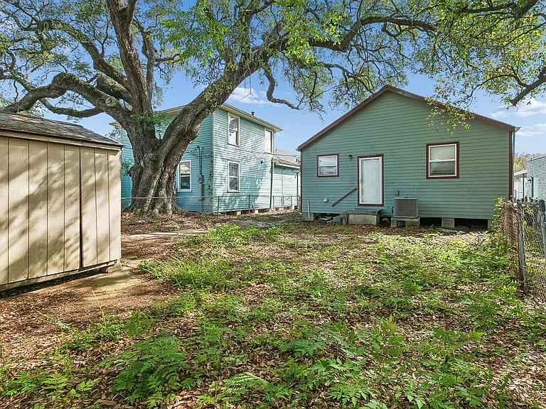 3540 Clermont Dr — Photo 21