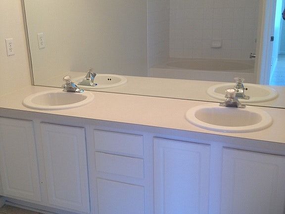 5th image of 6201 Goethe St Unit 105