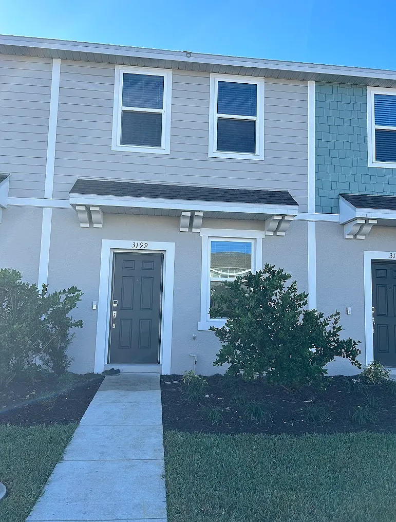 2 bed, 2.5 bath, 1187 sqft, $1,630 — Photo 1