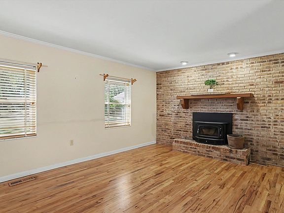 5th image of 3001 Lang Dr