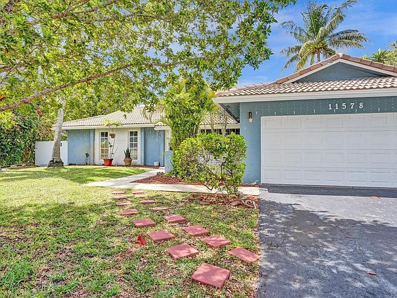 2nd image of 11578 NW 39th Place