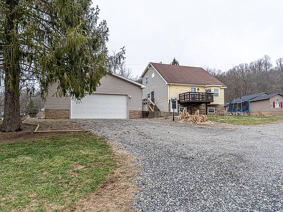 2nd image of 82 Robinwood Dr