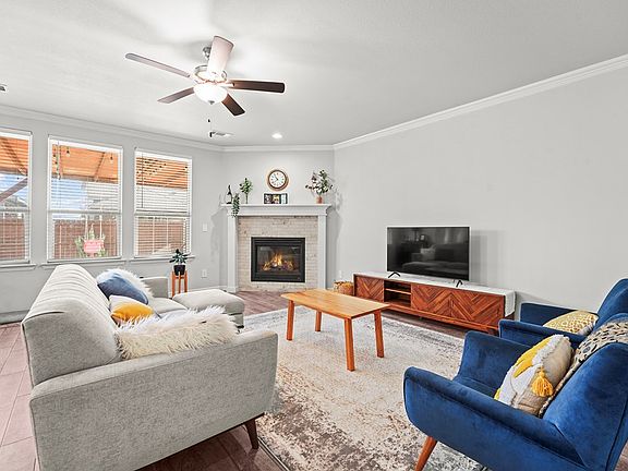 3rd image of 602 Dupont Ct
