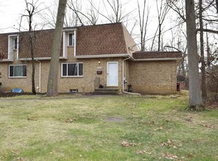 357 E North St, Worthington, OH 43085