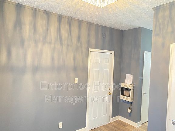 5th image of 1111 N Parkway Ave #6