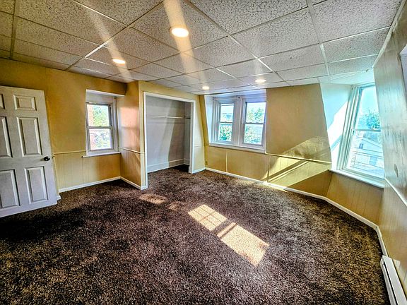 3rd image of 165 W Gordon St #2F
