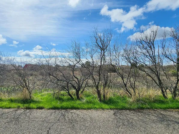 20603 E Mesa Verde Rd, Mayer, AZ 86333