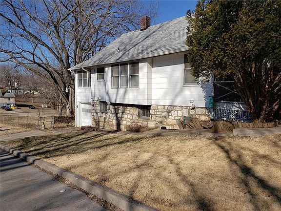 3rd image of 730 Fremont Ave