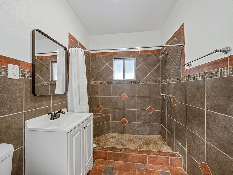 636 Rigsby Ave — Photo 7