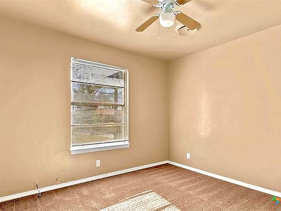 5th image of 1107 Carrollton Cir