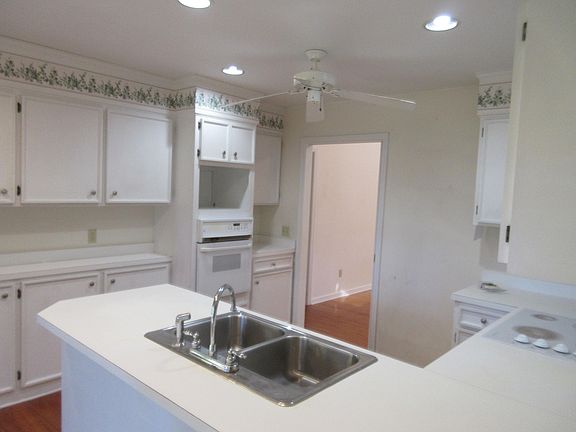 3rd image of 338 McClellan Ave