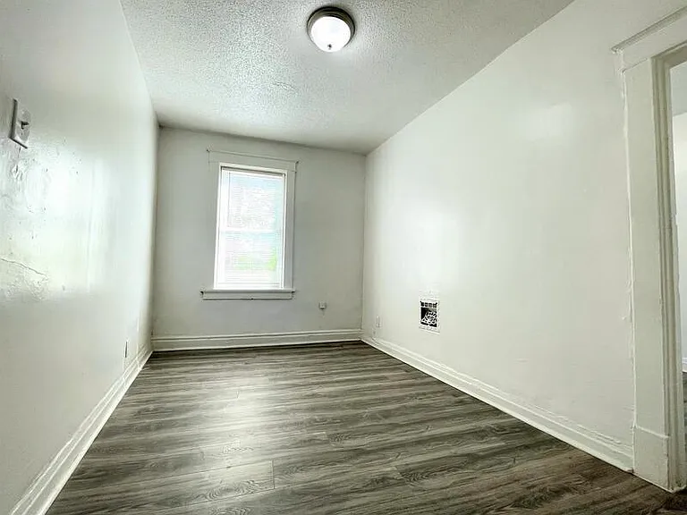 2749 Pestalozzi St #2W — Photo 2