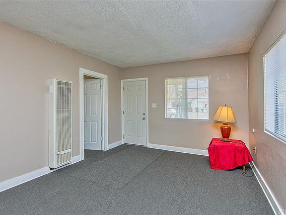 4th image of 1145 W 17th St