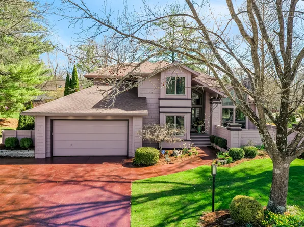 2609 S Trotters Run, Bloomington, IN 47401