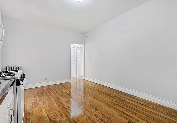 2nd image of 613 E 16th St APT 5E