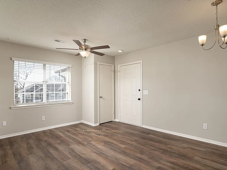 Vandergriff Village by Callio Properties — Photo 25