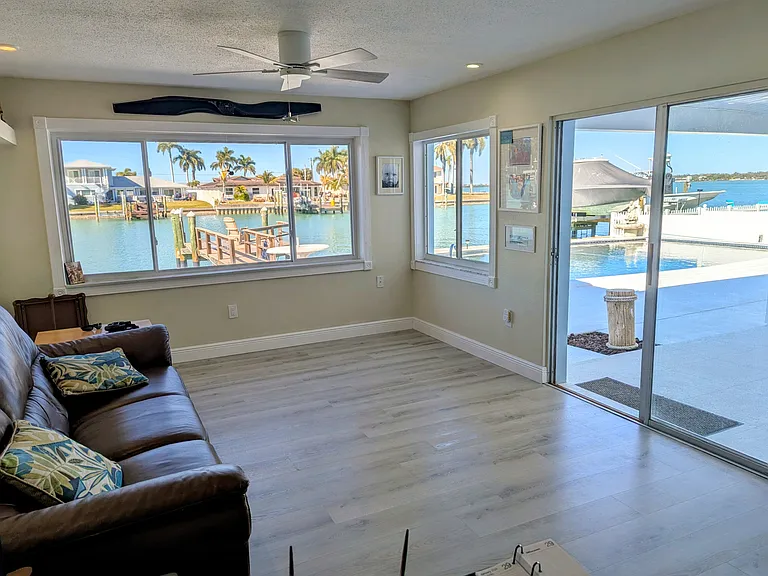 820 Capri Blvd — Photo 7