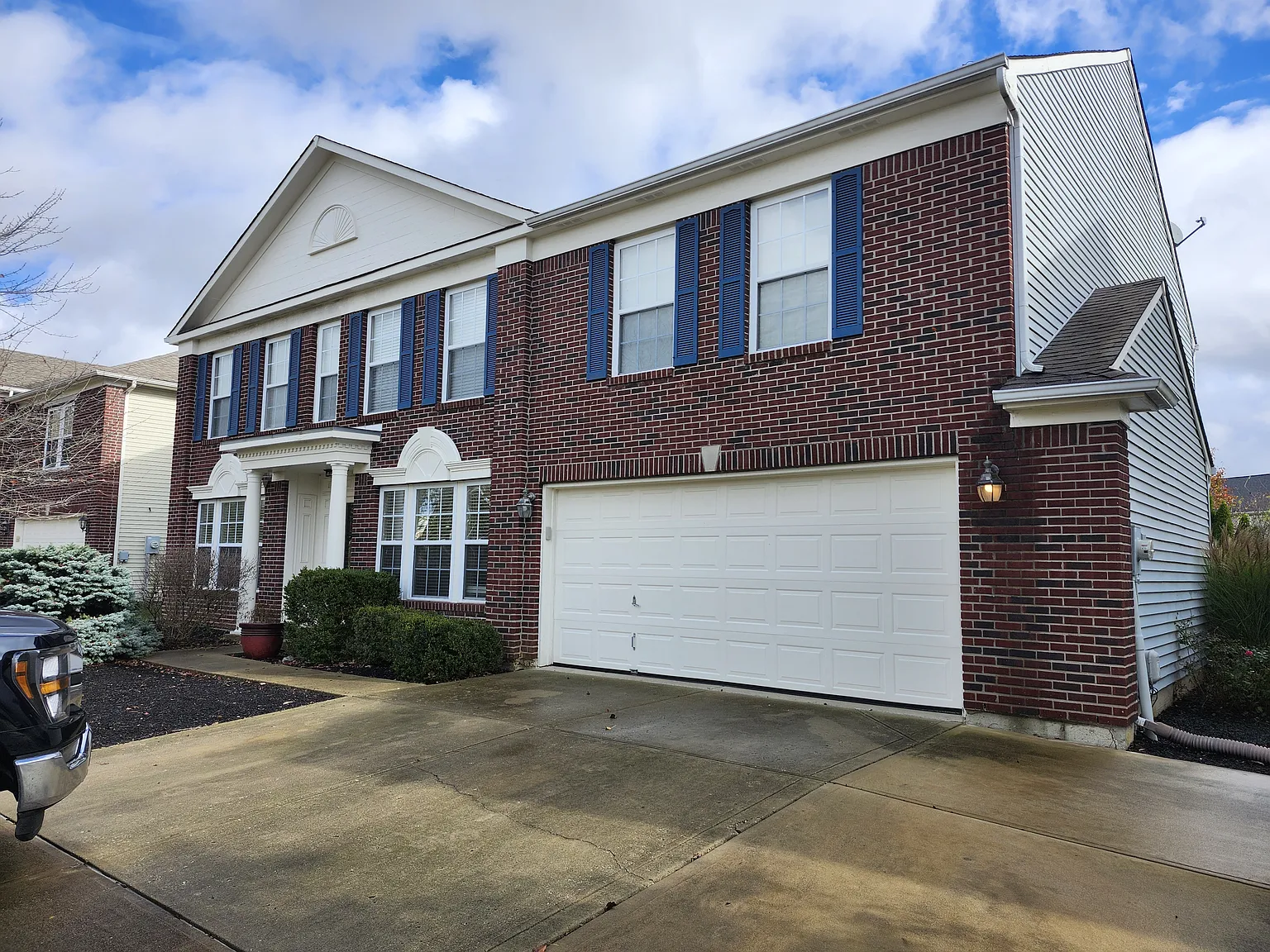 4 bed, 3045 sqft, $2,400 — Photo 3