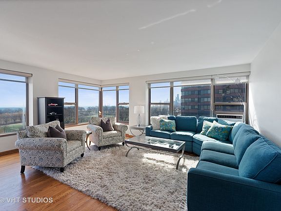 3rd image of 2970 N Lake Shore Dr APT 9B