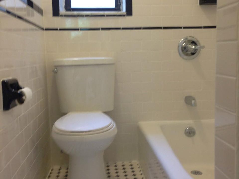 1st image of 624 W 207th St APT 33