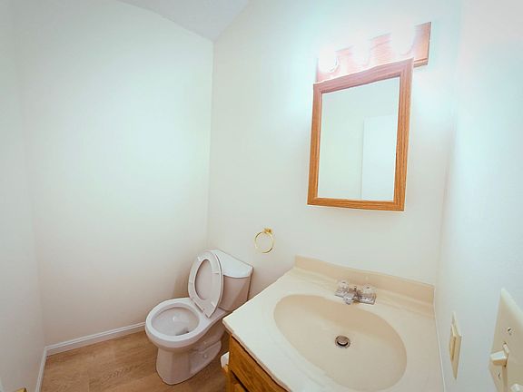 5th image of 1822-1824 Sawmill Pl