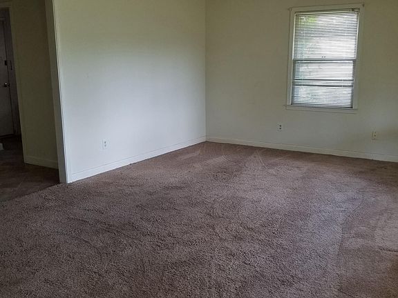 5th image of 1556 Malden Dr #A