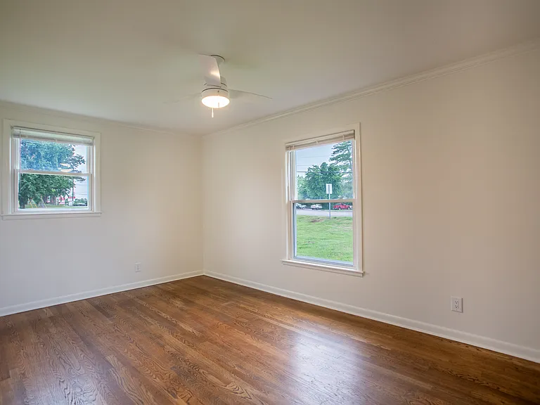 4714 Trousdale Dr — Photo 32