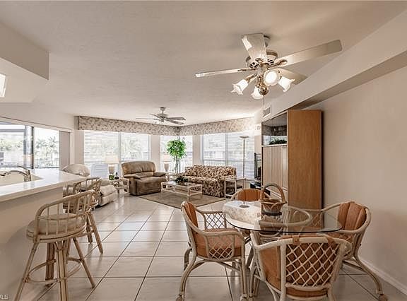 3rd image of 870 Collier Ct APT 204