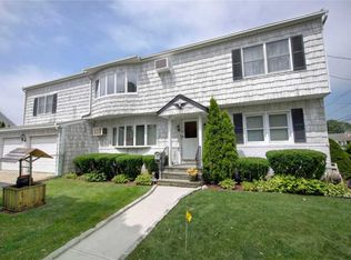 1119 N Baldwin Dr, Massapequa, NY 11758