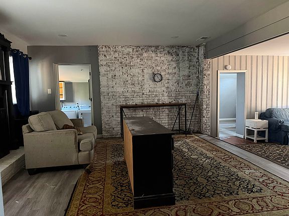 3rd image of 1864 Driftwood Ave