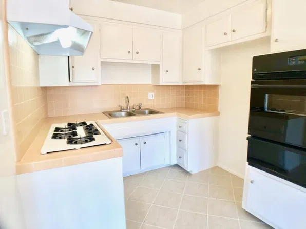 25849 Viana Ave APT C, Lomita, CA 90717