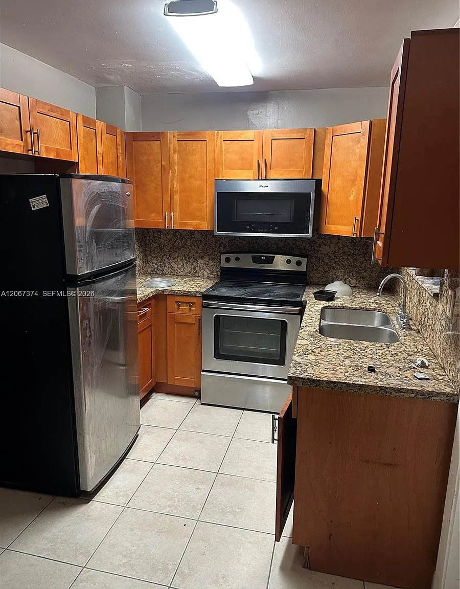 Comml Arlington — Photo 3
