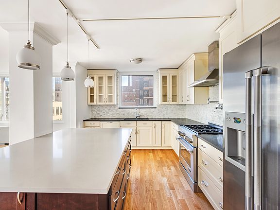 5th image of 250 E 65th St APT 9A