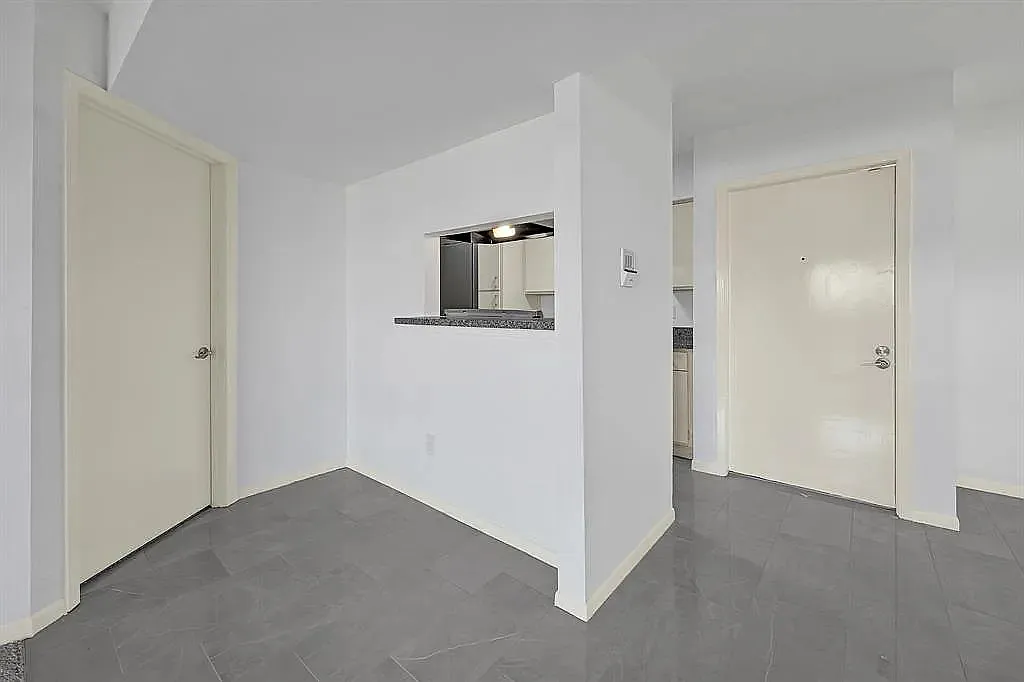 2 bed, 1092 sqft, $1,500 — Photo 1