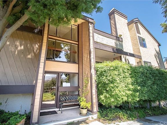 3rd image of 24839 Apple St Unit A