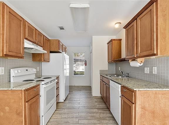 4th image of 30159 Kinchen St