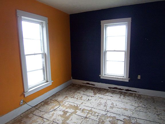 4th image of 2918 Dakota Ave