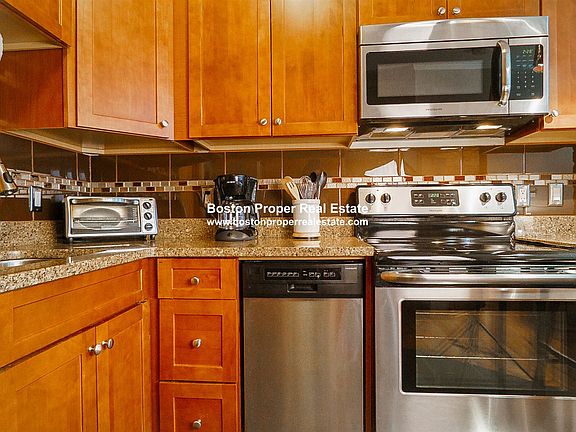 17 Garrison St. #6 Boston - Back Bay Unit Photo 4
